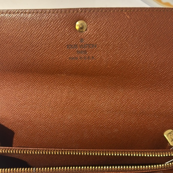 Louis Vuitton Sarah Brown Monogram Wallet w/Authenticity Certificate - Picture 7 of 9
